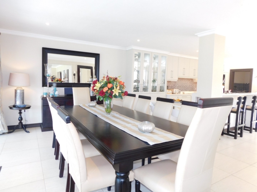 4 Bedroom Property for Sale in Harbour Island Western Cape